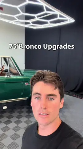 Did some upgrades to motor on the first gen 🐎🐎 -4bbl carburetor  -Aluminum 4bbl intake  -Headers -Power brakes -Valve Covers  -HEI distributor  -Water pump  -Alternator/bracket -Air cleaner  -resealed including rear main and oil pan gasket  Probs some other stuff I forgot  #ford #bronco #classicbronco #vintagebroncos #ford302 #classiccars #enginework #classictrucks #oldschool #transformation #carguy 