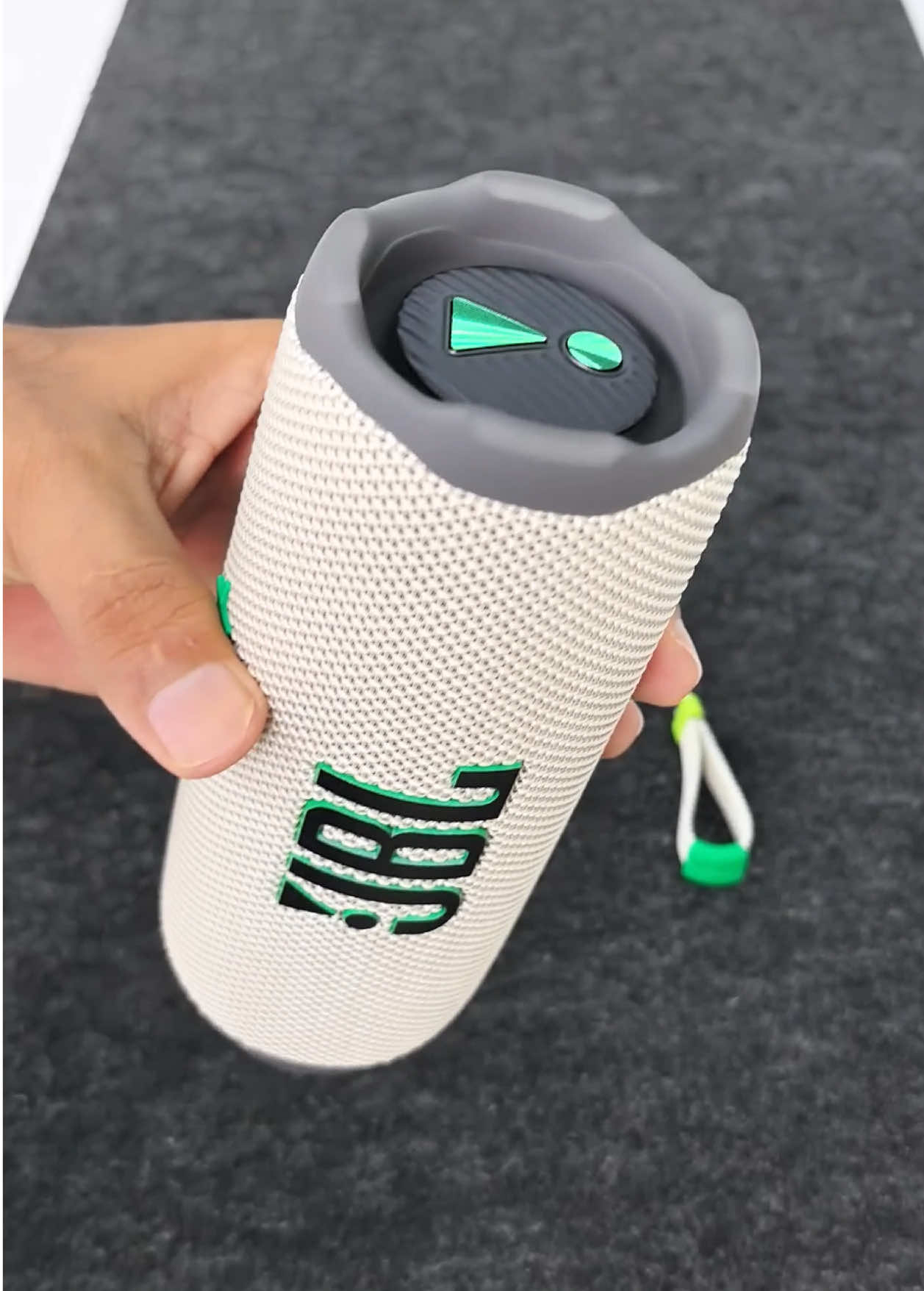 Worth the Upgrade? The JBL Flip 7 is Finally Here! Let’s Test It. •	#JBLFlip7 	•	#JBL 	•	#BluetoothSpeaker 	•	#SpeakerTest 	•	#SoundTest 	•	#Unboxing 	•	#TechReview 	•	#AudioTest 	•	#GadgetReview 