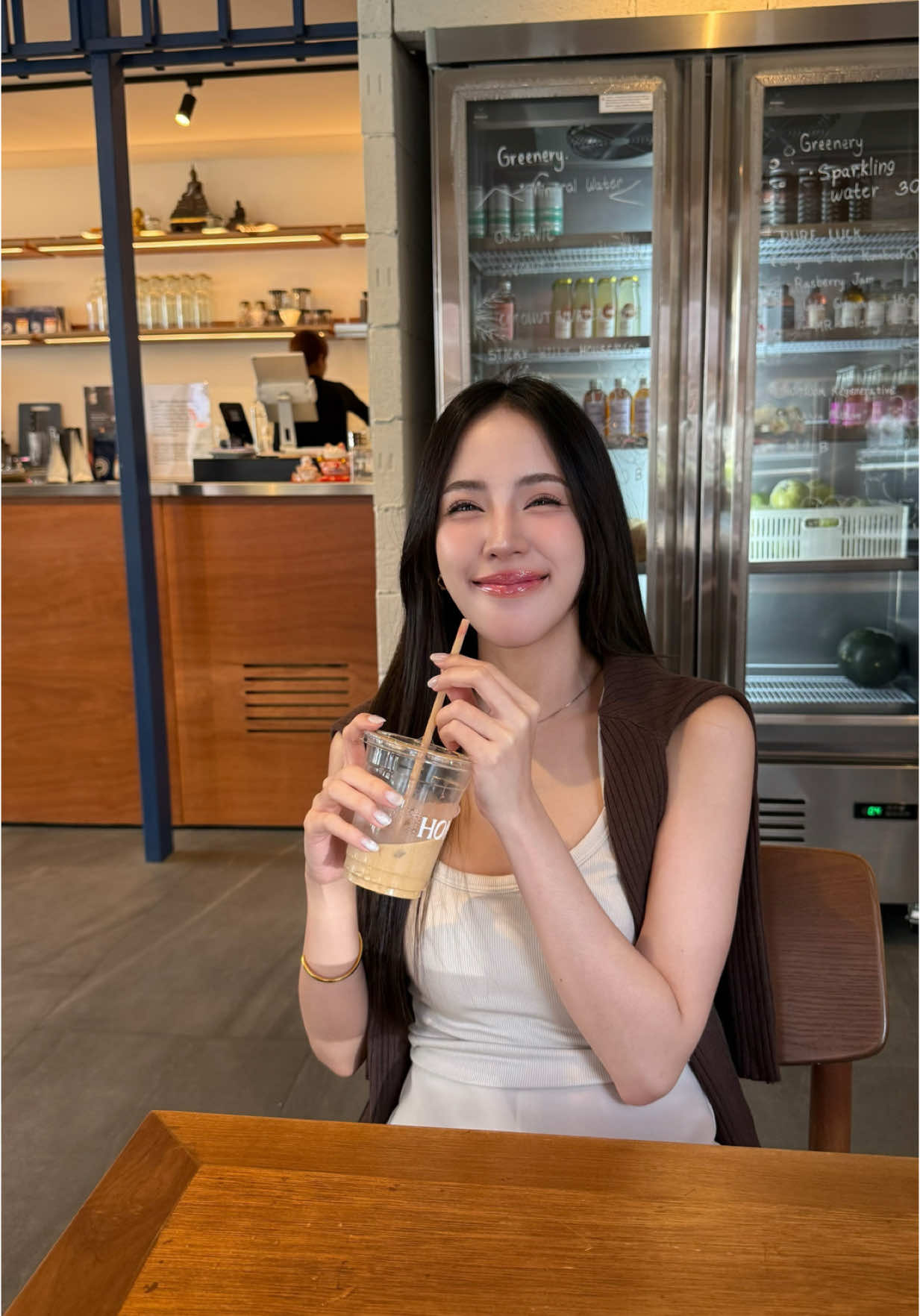 🦋❣️ #titachayanit #ติ๊ต๊ะชญานิศ #cafehopping 