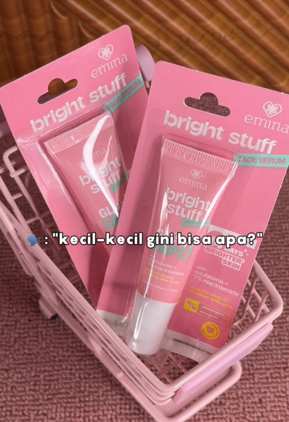 Banyak yang sering salfok sm produk ini🫣 ini Bright Stuff Serum ya bestie 🥰 mini size ukuran 7.5ml #emina #eminabrightstuff #brightstuffserum #serumviral #serumcerah 