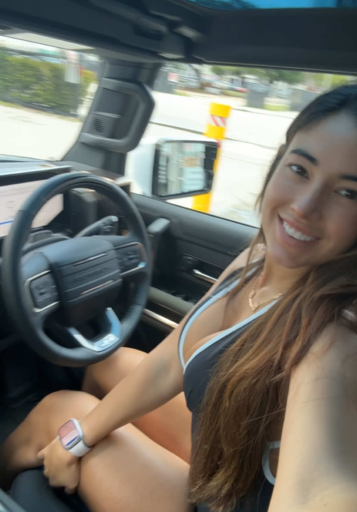 Little interior tour of my new Hummer EV #hummer #electric #hummerev #simple