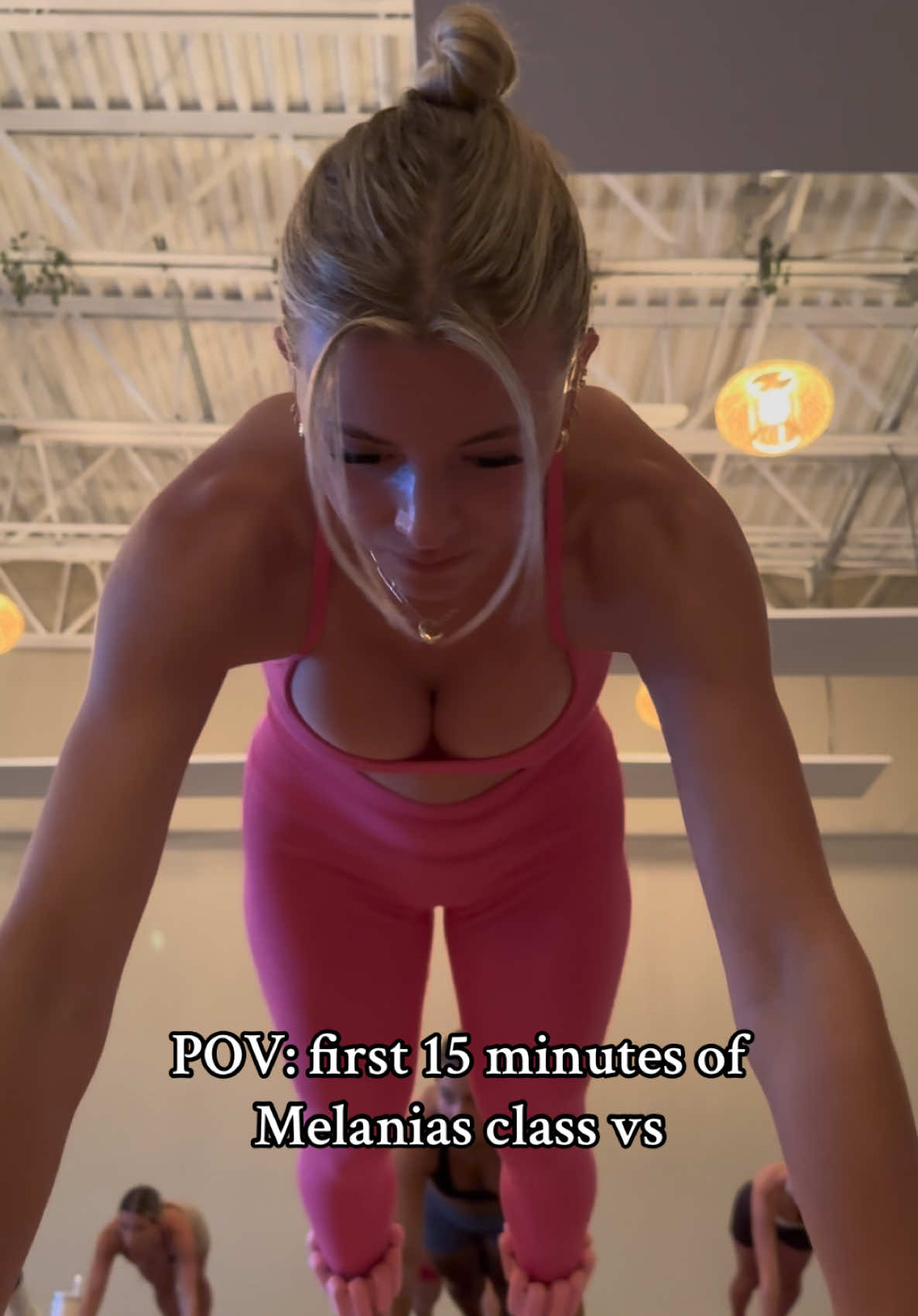 I was already struggling by that 2nd push-up 😭 #pilates #matpilates #hotpilates #pilatesworkout #infraredsauna #pilatestiktok #melania #melaniaantuchas @Melania Antuchas | FITNESS 