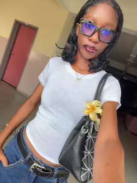 Wearing a basic fit cause my waist is the fit🤭 #OOTD #simplefit #amyisaimee 