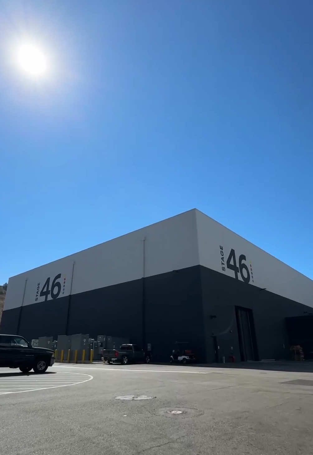 Unleash your creativity and turn our eight Barham #Stages into the ideal setting for your next project! #Universalstudioslot #Filmhere #soundstages #StudioServices #LocationScouts 