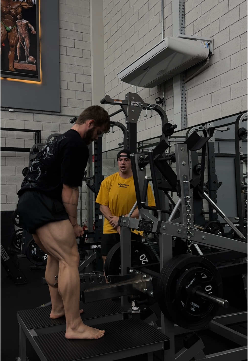 Stiff 140kg  #bodybuilding #GymTok #bodybuildingmotivation #treino #treinodeperna #stiff #rdl 