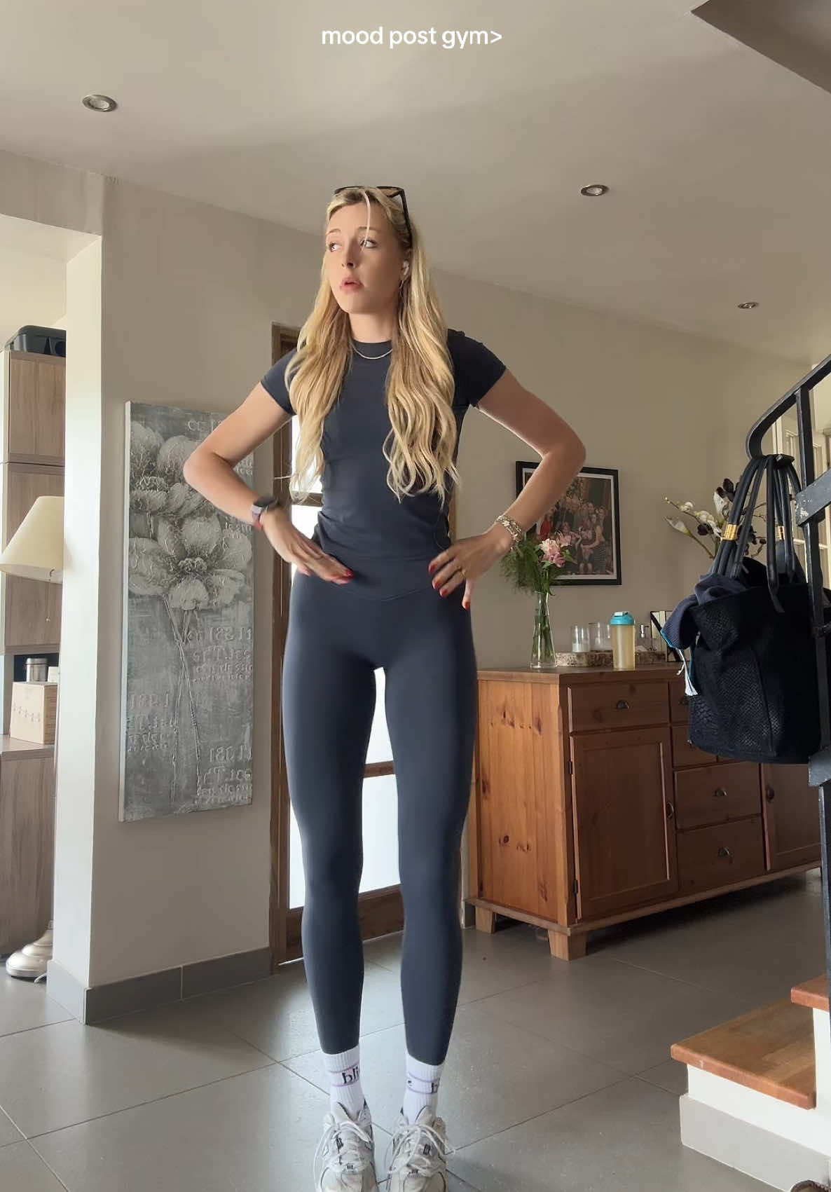 Tall queens run to @Adanola for their tall crossover leggings 