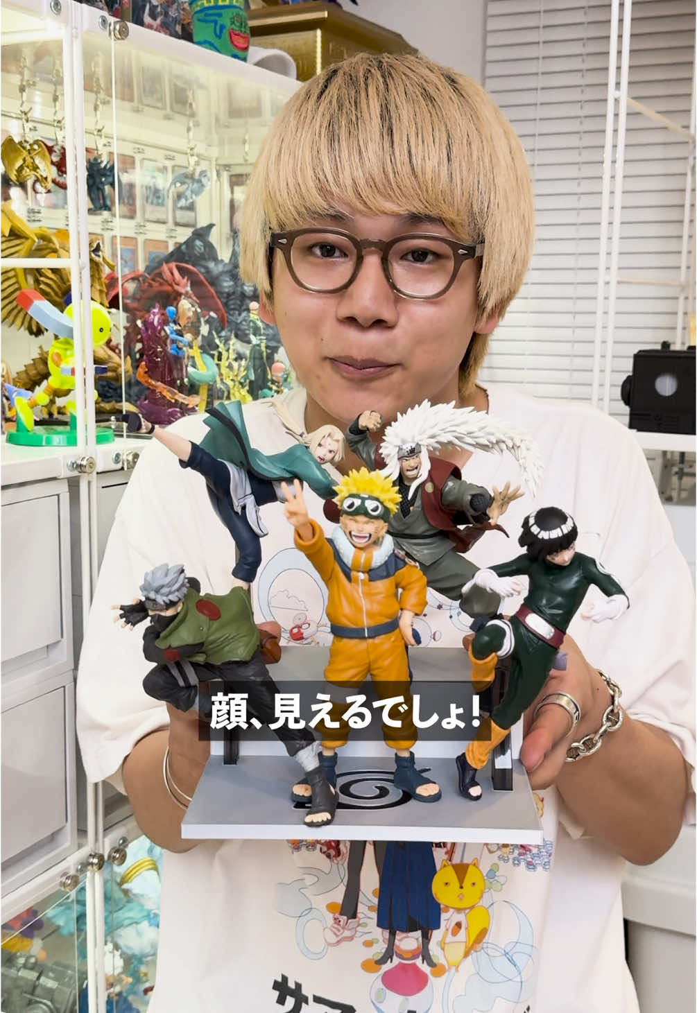 昨日動画を上げて好評だった「NARUTO造形忍界大戦専用台座」を一晩で作り直しました！ 伝説のお二人がしっかりと見えてなかったので、5cmの段差を付けて完璧にお顔を拝めるように👍 これで完璧ではないでしょうか！？ そしてありがたいことに販売して欲しいという声が多いので、木の葉マークを無くした形で販売することにしました！！ Instagramのストーリーでお知らせすると思うので是非フォローしてお待ちください🙏！ #naruto  #anime #manga #otaku #figure #ナルト #漫画 #アニメ #フィギュア 