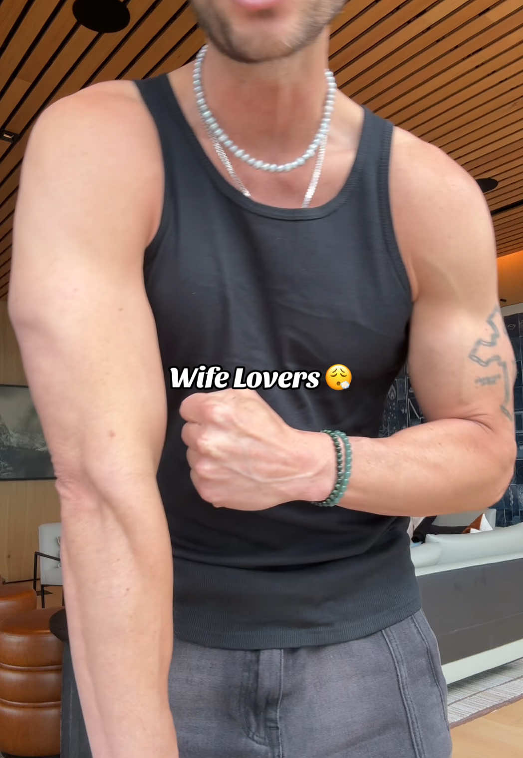 Perfect wife lovers this summer 💪🏼📈 #wifelovers #tanktops #mensfashion #tanktops 