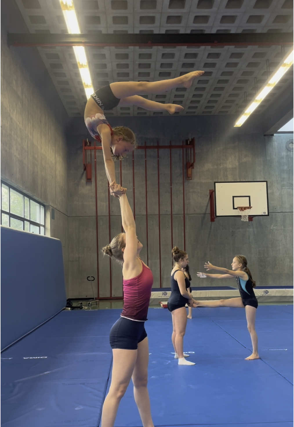new balance !!🤯#gymnastics #acrobatics #foryou #handstand 