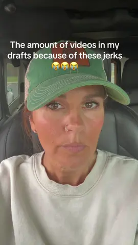 The neck wrinkles are killing my vibe! #neckwrinkles #neck #wrinkles #tiktokover40 #fyp #fypシ #drafts 