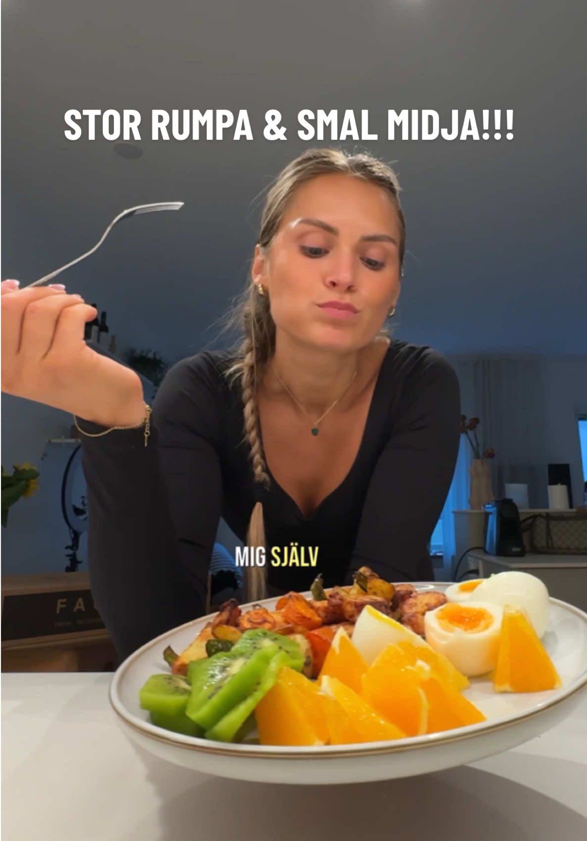 Vad är egentligen viktigast för dig? Ett specifikt utseende eller att din kropp ska må bra - inifrån och ut - resten av ditt liv? Fundera lite på det vetja 💭 du lever bara ett liv, ta hand om det ❤️ #FoodTok #wieiad #legday #legworkout #träning #food #Foodie #protein #mat 