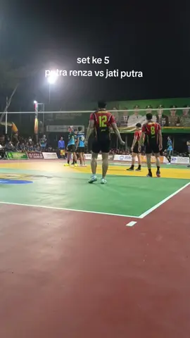 full pemain proliga terjun di dandim cup 2025 ngawi, babak 8 besar antara putra renza (ngawi) vs jati putra (bojonegoro) skor akhir 3-2 untuk jati putra (bojonegoro) #dandimcup #dandimcupngawi #dandimcup2025 #volleyball #vollyngawi #vollymania #tarkamvoli #tarkam #ngawi24jam 