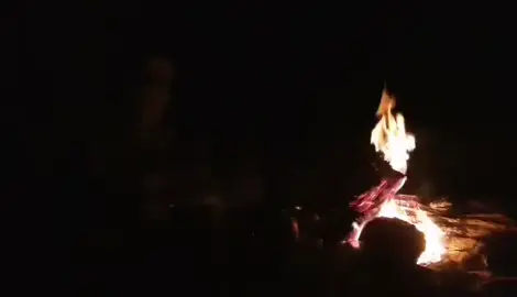 🔥🔥🔥🔥🔥#bakrin_tissilawen #musique #algerie🇩🇿 #djanet #desert#tissilawen #feudecamp #friends #tenere #الصحراء_تعاش_لا_تحكى 