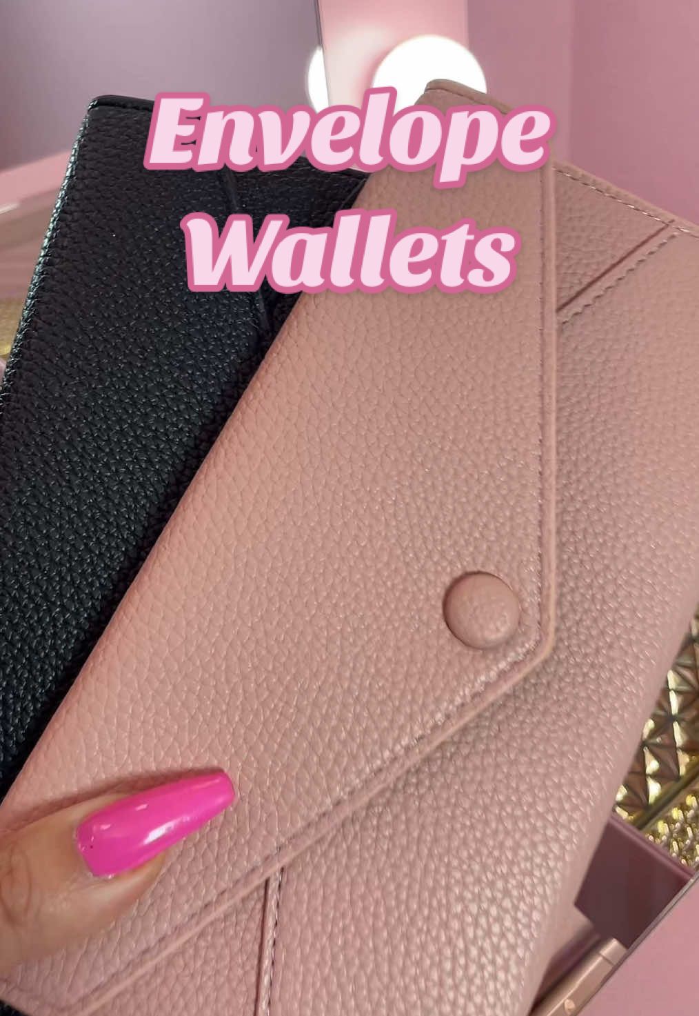 I’m so glad these envelope wallets are affordable again! 😍😍 #envelopewallet #wallets #walletforwomen #minimalistwallet #cashwallet 