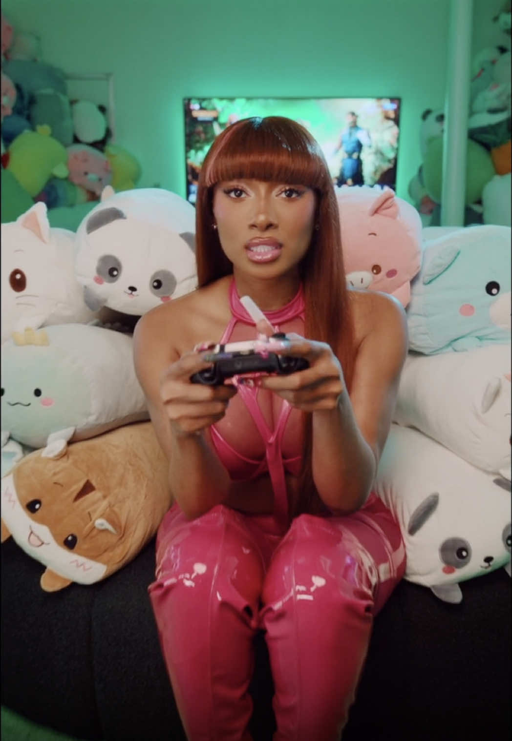 HOTTIES YOU HAVE NEVER SEEN AN EXPERIENCE LIKE THIS—MADE BY AIRBNB AND ME, THEE HOT GIRL COACH 🔥 First you’ll suit up in full cosplay, then I’ll hype you up while you leap across the “Floor Is Hottie Lava.” Then you’ll attempt to make my fave ramen recipe before battling it out in a Mortal Kombat tournament. 12 hotties will compete, but I’m only giving ONE winner the title of THEE OTAKU HOTTIE 😛 Book my Otaku Hottie Quest now on @airbnb 