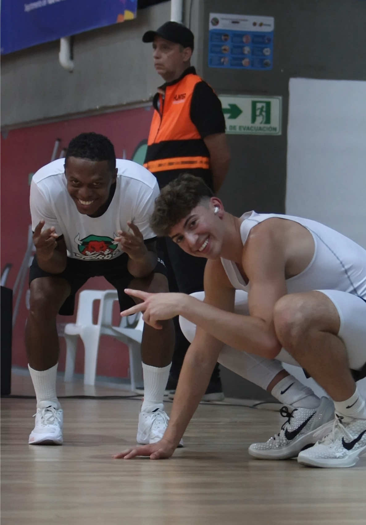 solo el comienzo🙏 • • • #michaelmartinez #fyp #basketball #baloncesto #NBA #professional #profesional #colombia 