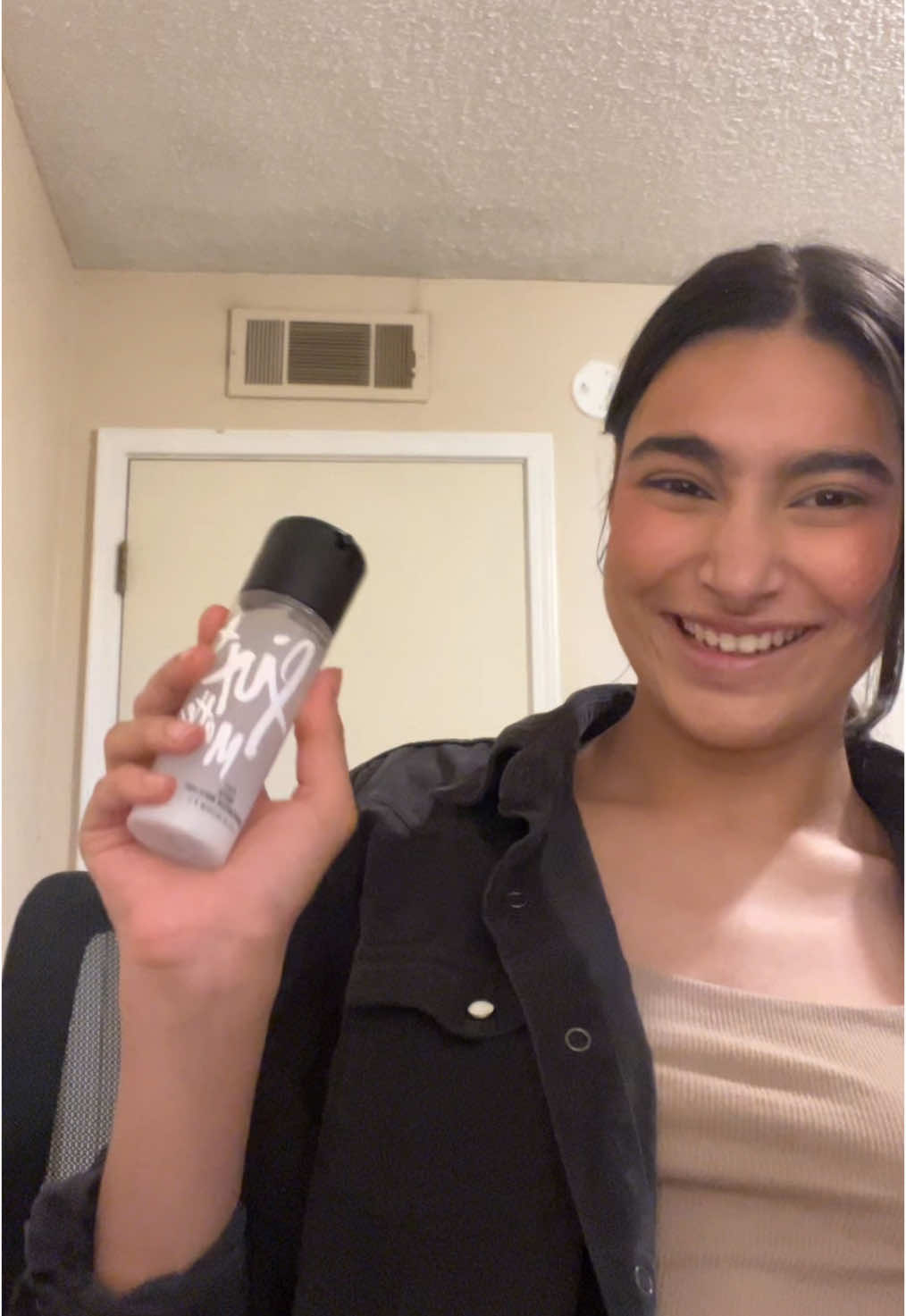 Finally tried the Mac setting spray!! #macmakeup #fyp #foryou 
