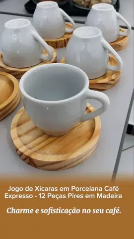 Jogo de Xícaras em Porcelana Café Expresso - 12 Peças Pires em Madeira Para fazer a compra comente EU QUERO que enviarei o LINK ou cole o ID do produto  no Campo de Busca da Shopee AZR-TCS-WQV #JogoDeXícaras  #CaféComEstilo  #PorcelanaFina  #MesaPostaElegante  #CaféExpresso  #DetalhesQueEncantam  #XícarasChiques 
