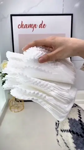 With this damp cloth glove on, doing a thorough cleaning becomes much easier. It's both dry and wet useable, and even hard-to-reach crevices can be cleaned easily. #Home Essentials #Cleaning #Disposable Dusting and Housework Gloves#tiktok #tiktokshop #goodthing #foryou #fyp #fypシ #malaysia #malaysiatiktok 
