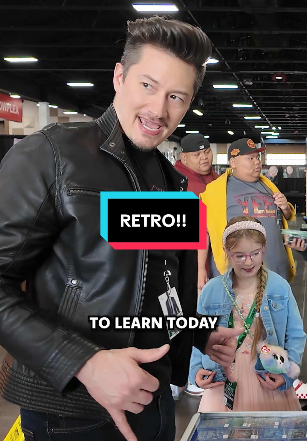 Teaching The Kids About RETRO! Showcasing a deal at the Washington State Gaming Expo - full video on my YouTube channel! #gaming #vendor #vendorpov #videogames
