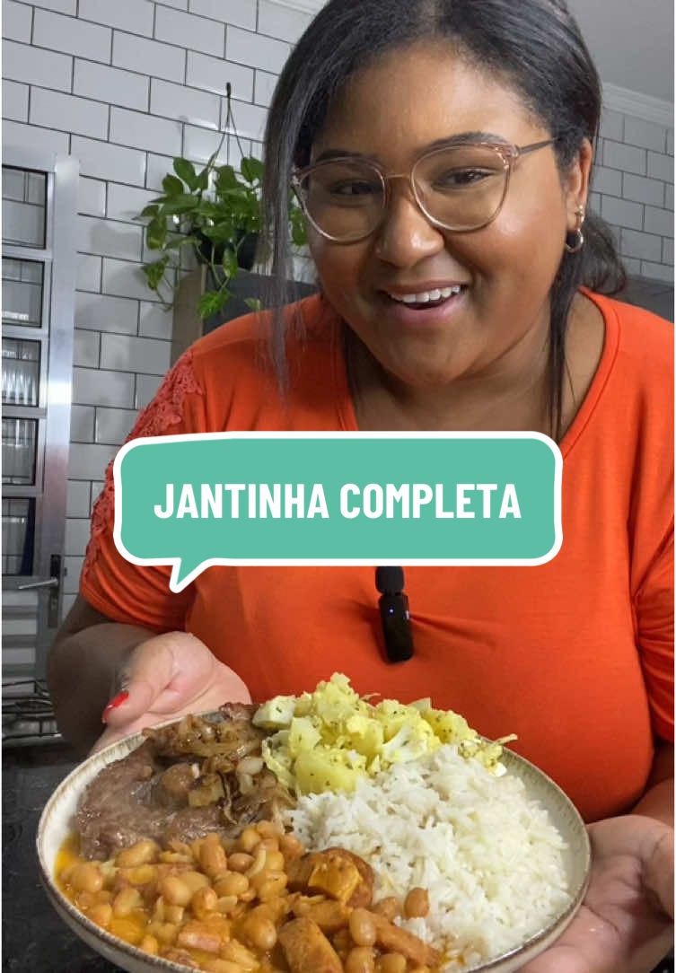Hoje preparei todo o jantar junto com vocês, fiz arroz, feijão, salada e batata com ovos e bife acebolado 🥰 #saladadebatata #bifeacebolado #feijao #janta #jantinha #cozinhando #rotina #fy #fyp #foryou
