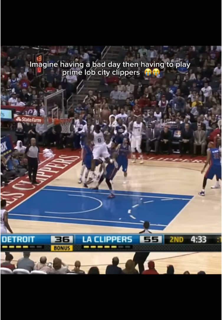 Punching on anything 😭 #fyp #foryoupage #viralvideo #goviral #viral #basketball #NBA #nbabasketball #foryou #video #xyzbca 