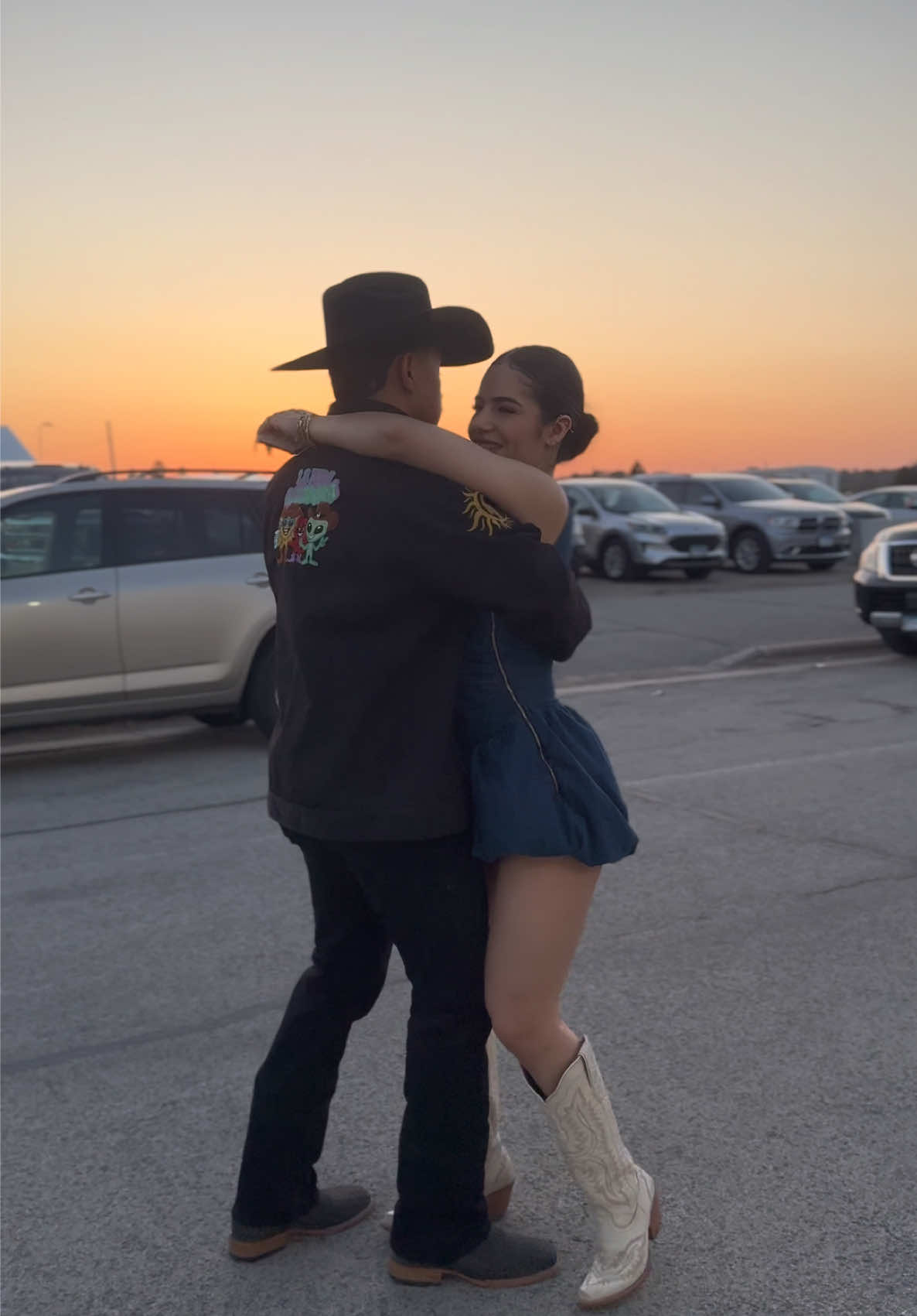 Ya llegó el desordeeeen🕺💃🔥 @Celeste @Conjunto Nuevo Amanecer #foryoupage #viral #rancho #uziel #uzielgonzalez #bailando #baile #bailar #banda #bandas #jalisco #mexico #desmadre #fiesta #amor #Cumbia #huapangos #norteñas #satevo #couplegoals #couple #parejas #amigos #Relationship 