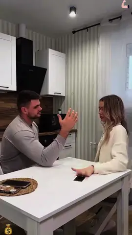 Couple arm wrestling challenge #fyp #fypシ #funny #funnyprank #funnyvideos #funnytiktok #tiktok #foryour #usa #usa🇺🇸 #prank 
