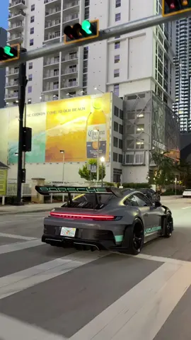 GT3RS cruising in Brickell🛸🌴 #porsche #gt3rs #brickell #miami 