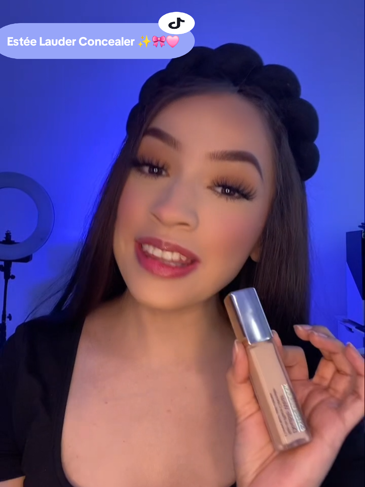 Estée Lauder Concealer ✨️🎀🩷 #concealer #corrector #esteelauder #ojeras #makeuphack #makeuptok #makeuptiktok #makeuptips #makeuptutorial #sahm #sahmlife #sahmsoftiktok #sahmtok #fy #paratii #paratipage #fypage #paratiktok #paratiktok♡ #longervideo #longervideos #summervibes #summerstyle #SummerFashion #spring #springfashion #makeupmusthaves 