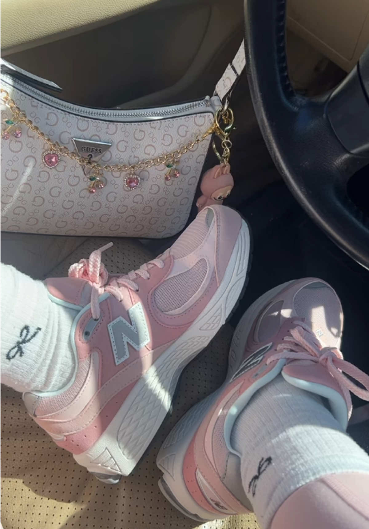 @New Balance #newbalance #fyp #runningshoes #pink #pinkshoes #newbalance2002r #coquette #guess @GUESS #labubu #lafufu 