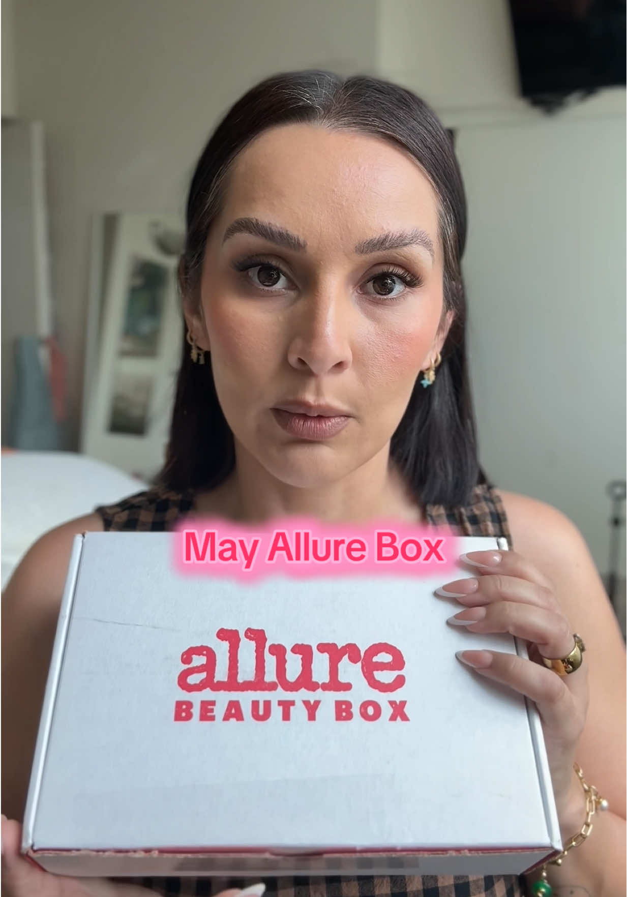 This box is a little treat to myself each month and for only $25! #allurebeauty #allurebeautybox @Allure Beauty Box #subscriptionbox #treatyourself 