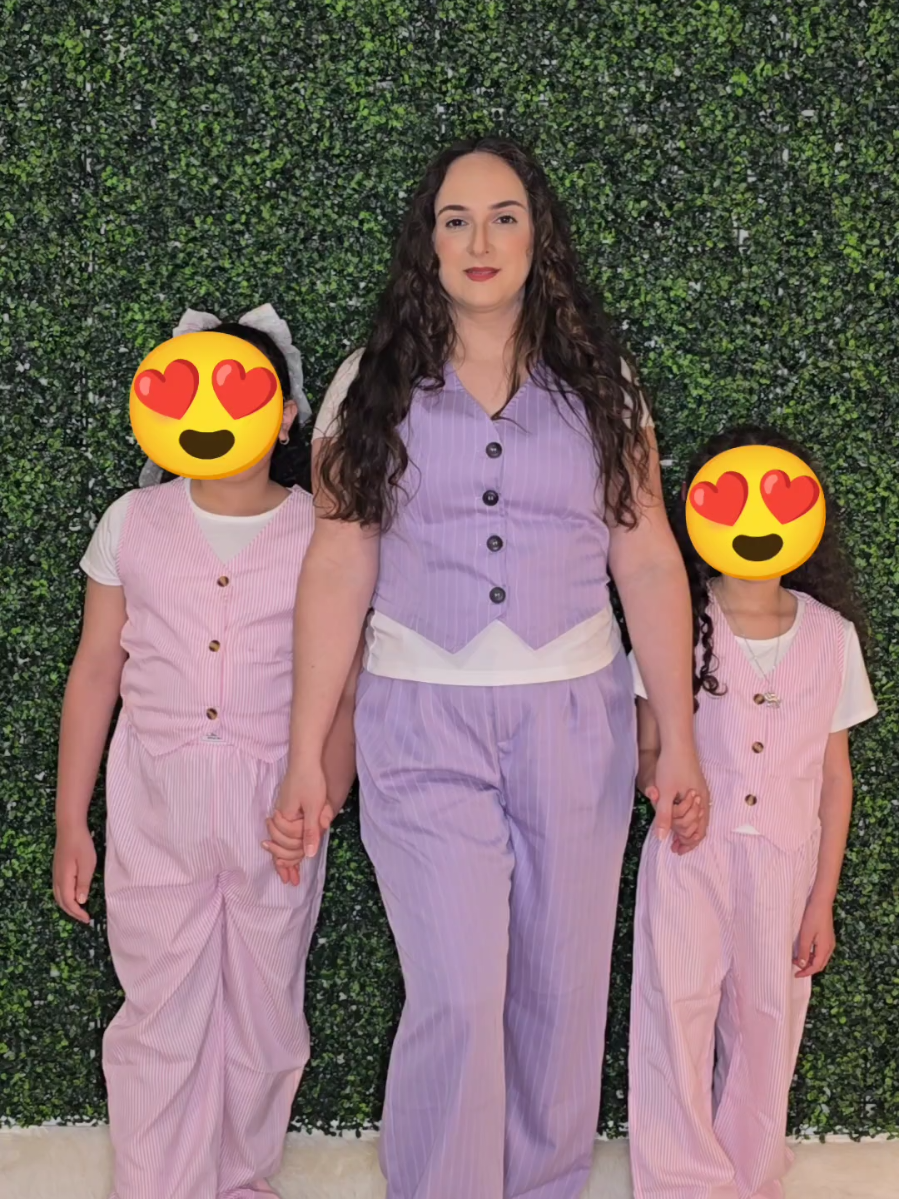 El día de las madres no es un día es todo el año  Combinar outfit con mis niñas es lo más divertido.  Life's a Runway Walk It Together. Manténte al tanto de las últimas tendencias buscando y siguiendo los nombres de las tiendas SHEIN. 🔍 Busca 4JCCM para comprar mis selecciones de moda en SHEIN. ¡Usa MAMYossy para obtener descuentos! @SHEINUS @SHEINpl_official  #saveinstyle #MomAndMe  #SHEINforAll #outfitinspiration #outfit 