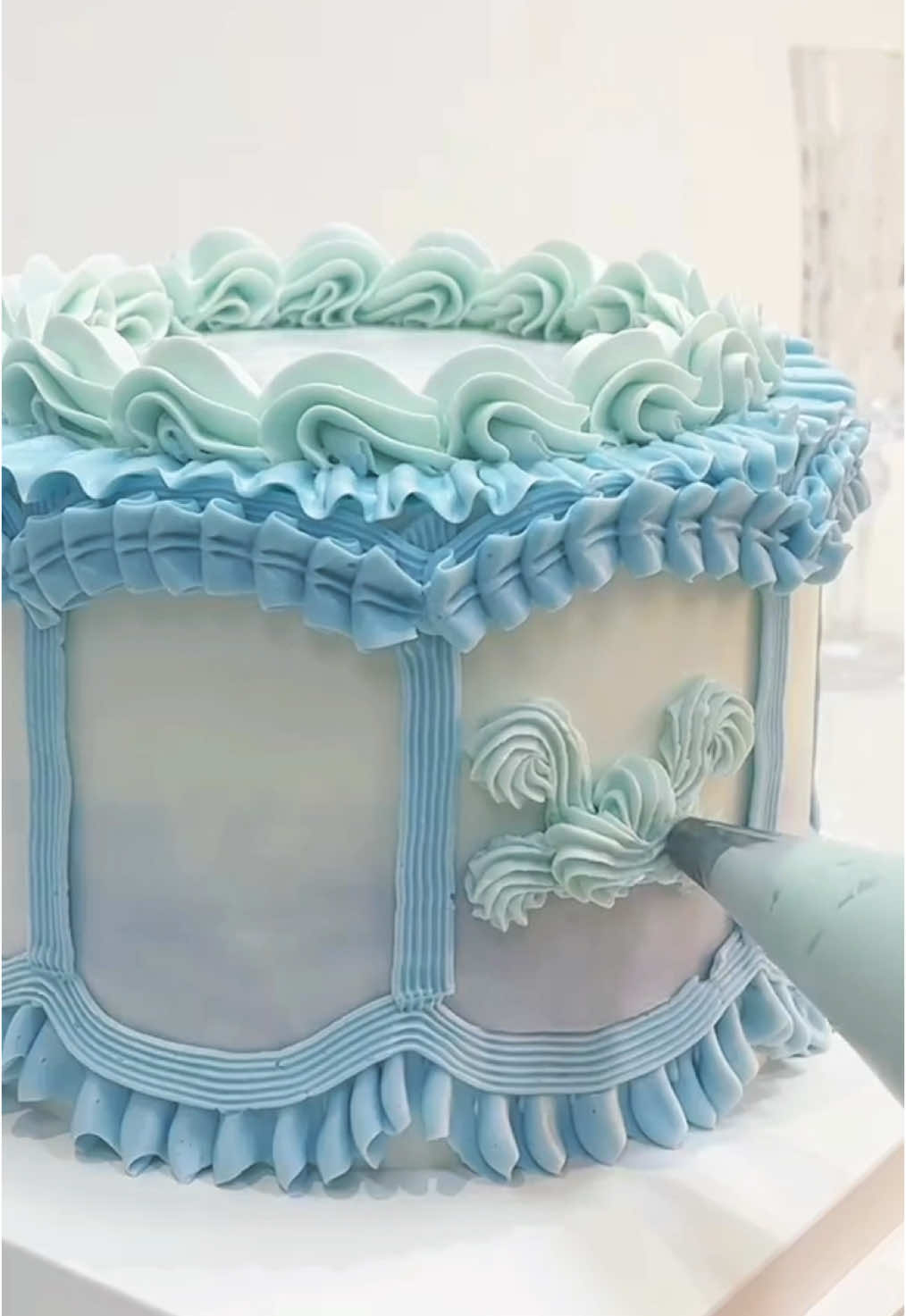 6 Piping Tips to Decorate a Stunning Cake Like a Pro，Easy & Elegant Designs for Beginners #CakeDecorating101 #PipingTipsTutorial #BakingForBeginners #ButtercreamMagic #DIYcake #InstaWorthyDesserts #HomeBakerGoals #EasyCakeDesigns #FoodArtistry #BakeWithMe #tiffany cake