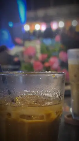 Khói Thuốc Đợi Chờ Quên bao năm tháng yêu gần bên nhau rồi xa Có những lúc anh ngồi một mình đợi em Đợi người đi chẳng về quên mất câu thề Bỏ lại đây tình ta còn đang dở dang. Giữa bóng tối anh ngồi đây buồn khói thuốc Giữa những nỗi đau còn...#trending #nhactamtrang #khoithuocdoicho 