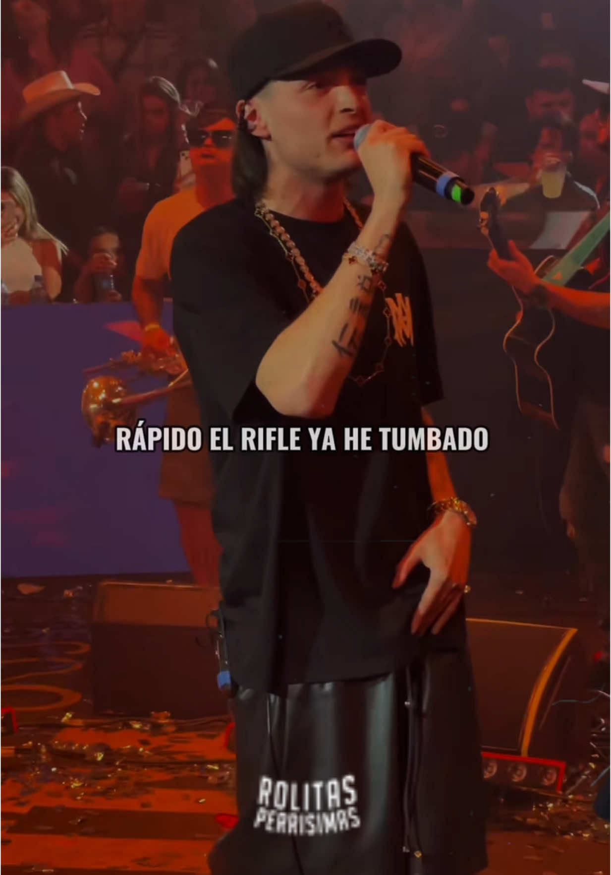 Rápido pasa una camioneta 🥷🏽 #elrapido #pesopluma #pesoplumaoficial #corridosbelicos #corridoschingones #corridosvip #regionalmexicano #musicamexicana #musicalatina #tendencia #paratii #viralvideos 