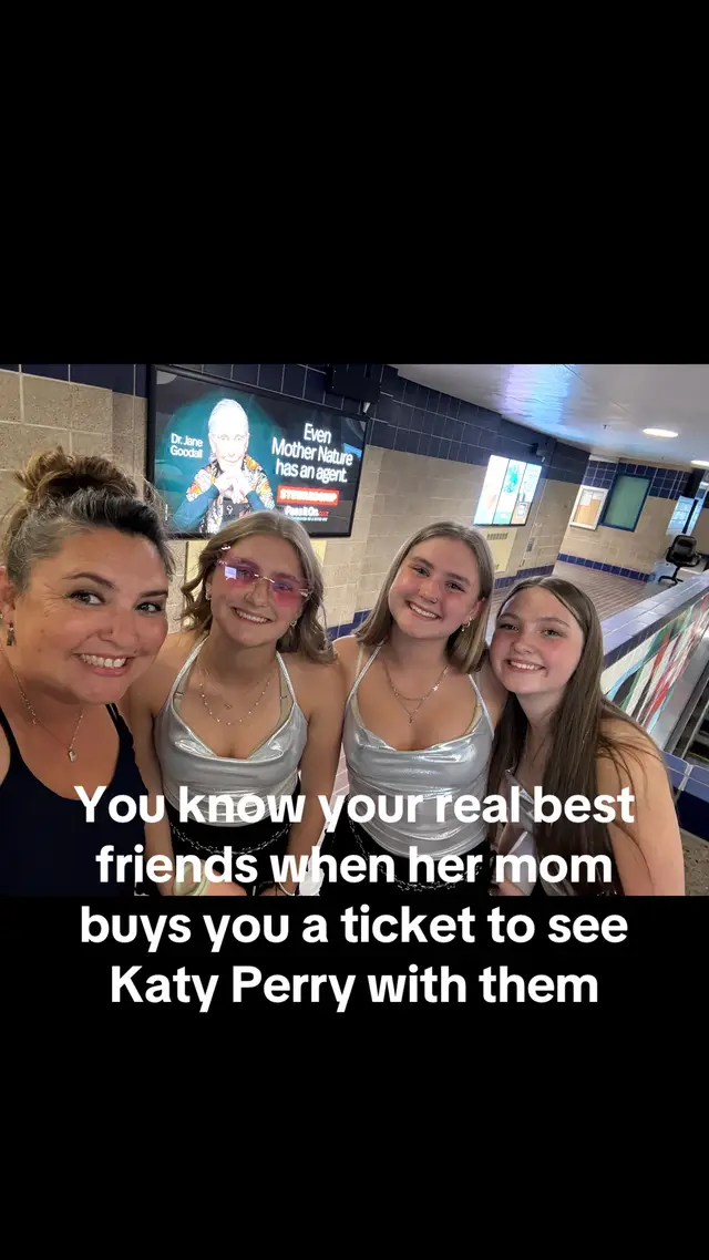 @Chloe k #bestfriend #katyperry #lifetimetour🦋 