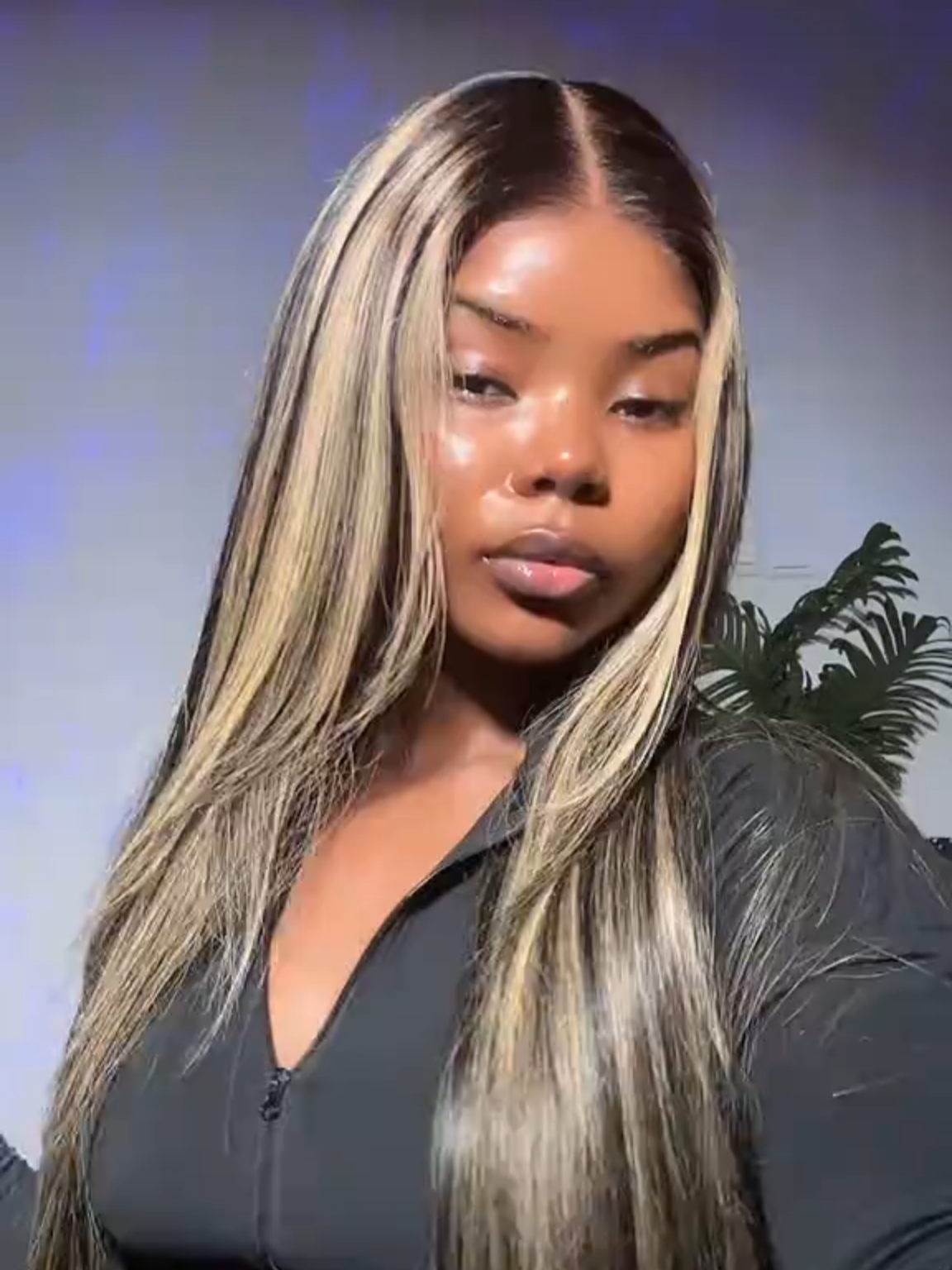 How silky the hair is!            #fyp #lacewig #wighairstyles #straightwig #gluelesswig #colorwig #westkisshair #westkisswig