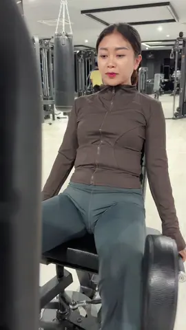 Hari pertama di gym 🤭🥰 #fyp #gym #foryoupage #wanitagym #fitnessmotivation 