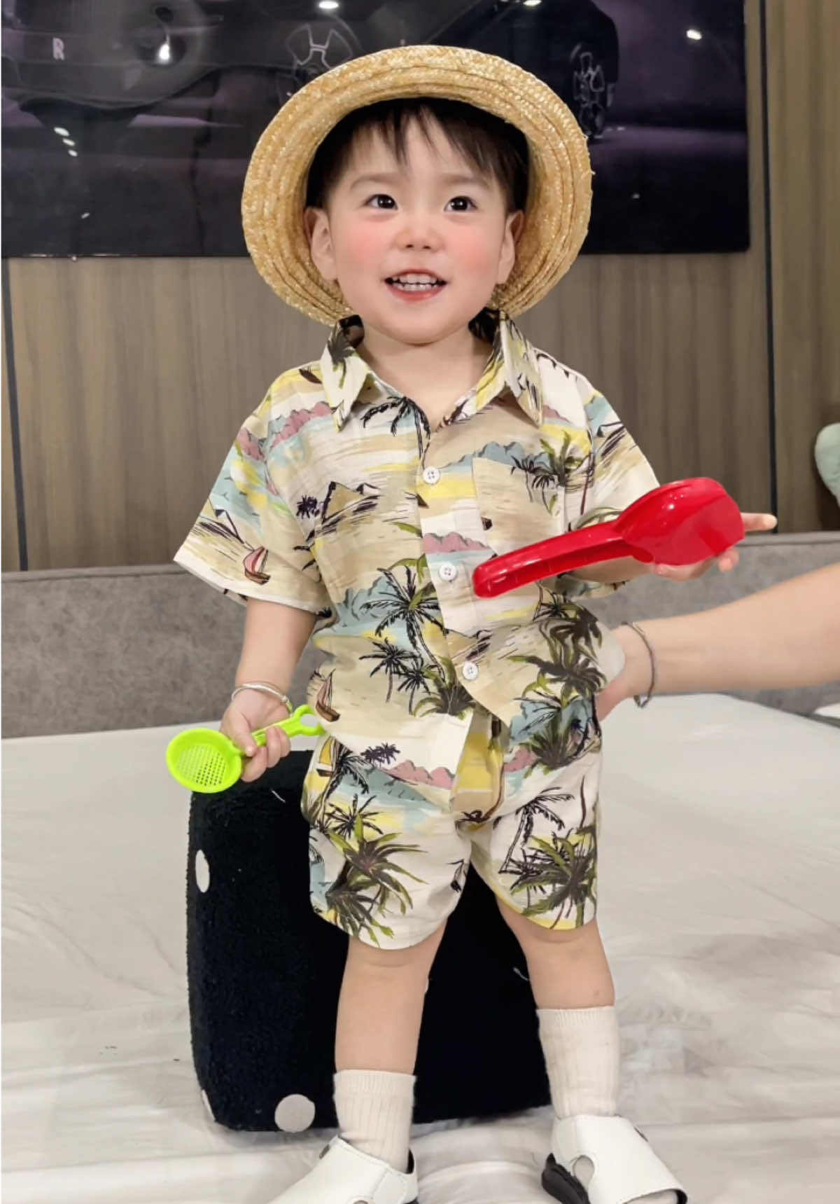 Hè tới ruii , sắm đồ đi nghỉ mát thuii các mẹ ơiii . Chất đũi mềm bé mặc siêu thoải mái ạ #giadinhbap🌽 #dobochobeyeu #setduidibien #setdodibien 