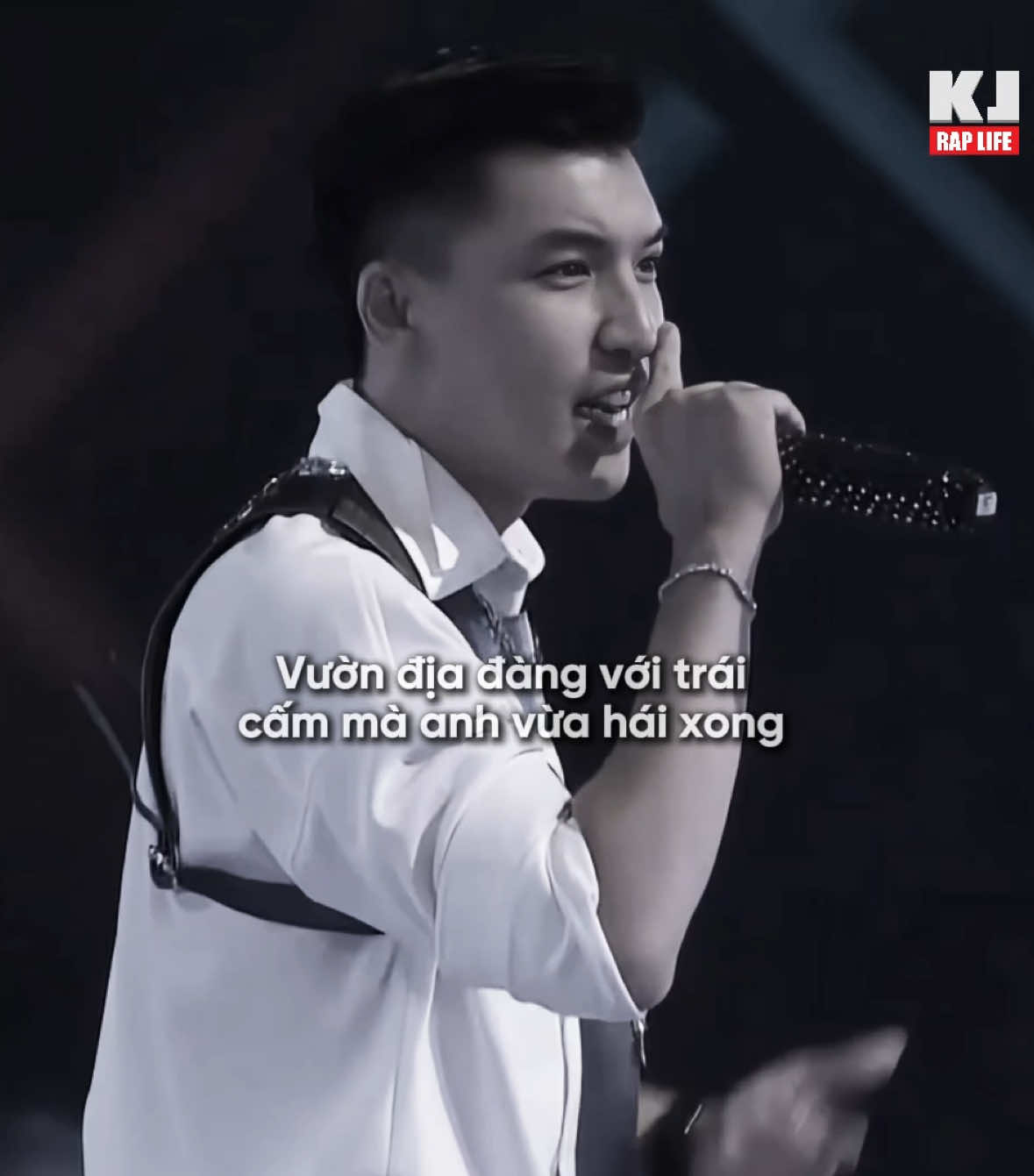 Lần đầu gặp anh đã hôn tay !! #rap #xuhuong #leanontiktok #hieuthuhai #7miengdat 