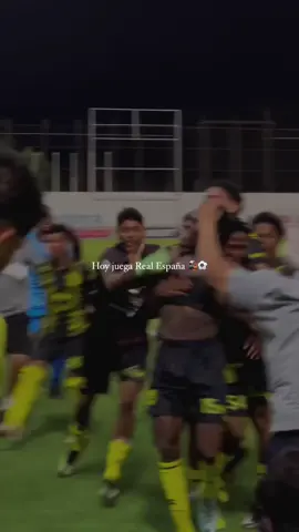 Hoy juega la Makina 🚂😮‍💨 ¿Te gustó? Comparte 🙌🏻 #realespaña #lamakina #sanpedrosula #futbol⚽️ #ligahondureña #semifinal #honduras #viralvideos #504🇭🇳🔥🔥viral #motagua #tegucigalpa #catrachos 