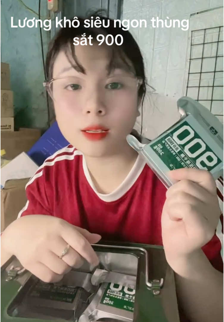 Lương khô thùng sắt 900 siêu ngon#chatluongcuocsong♓ #valralvideo #xuhuong2023 #tet2025 #luongkho #luongkhomini #luongkhoquandoi #luongkho900 