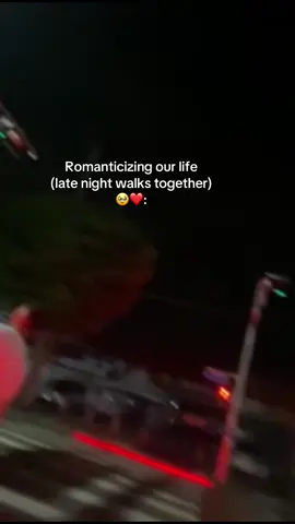 Blurry videos but great memories!!😩☺️ #latenightwalks #blacklove #couple #wearenotminors #romanticizeyourlife #braids #jayandtracy #lovelanguage #physicaltouch #qualitytime #relationshipgoals #happiness