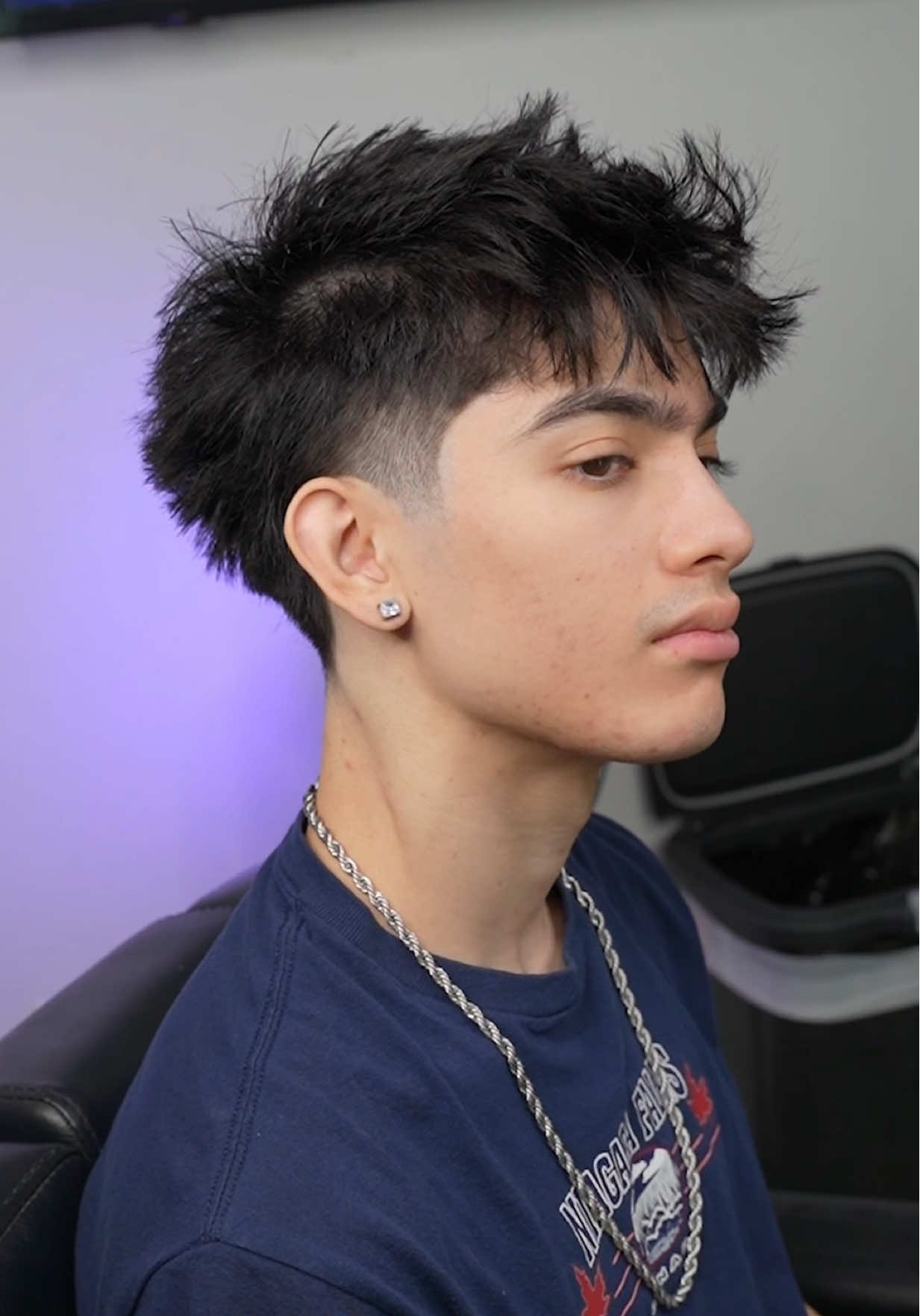 No 16 guard today ❌ Decided to give my client a low taper fade with a textured fringe ✅ #houstonbarber #katybarber #cypressbarber #sugarlandbarber #transformation #barber #messyhair #fyp #haircut #straighthair #lowtaperfade #aura #fringe #texturedfringe 