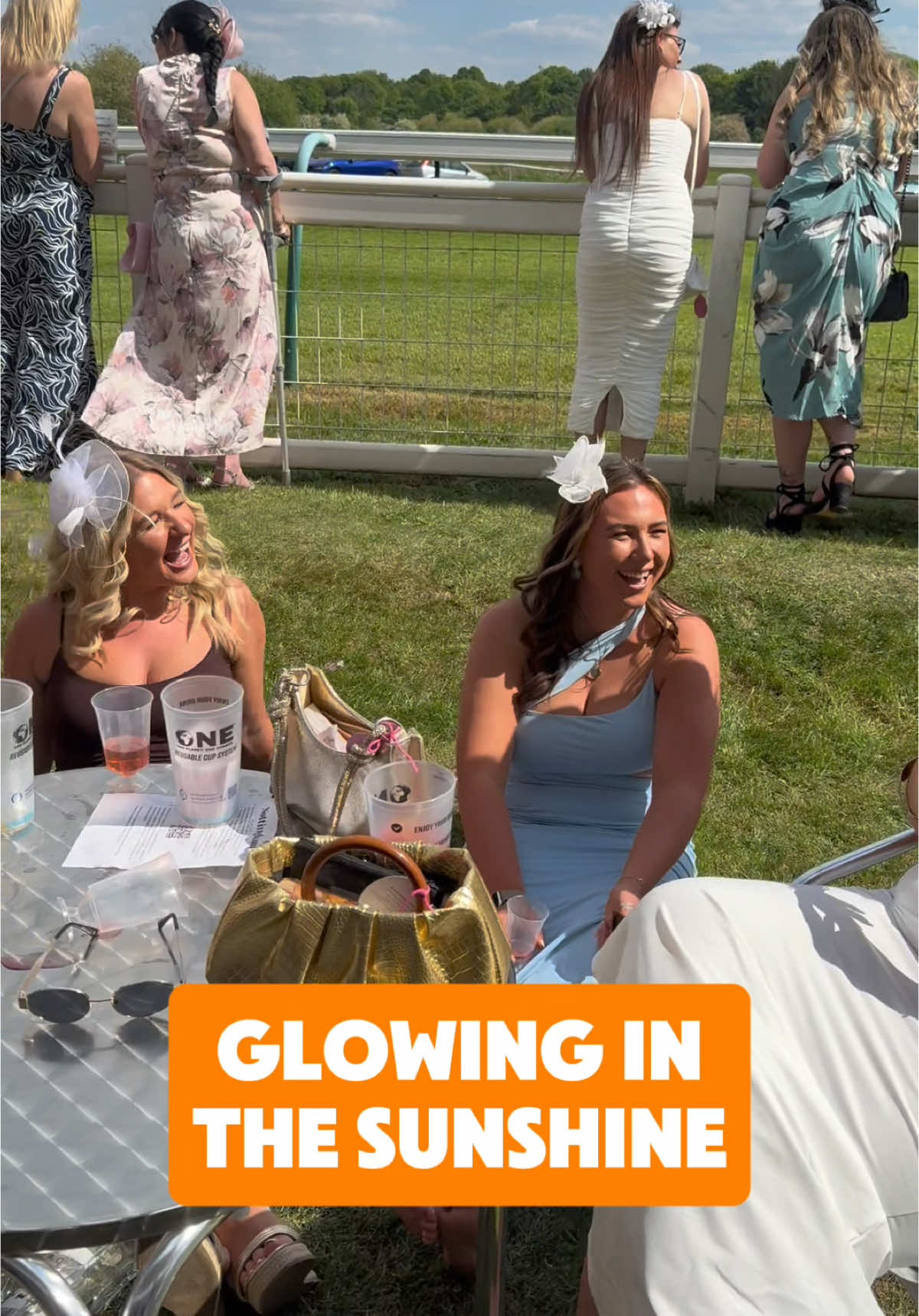 Glowing in the sunshine at Nottingham ☀️ #RacedayTV #HorseRacing #Fashion