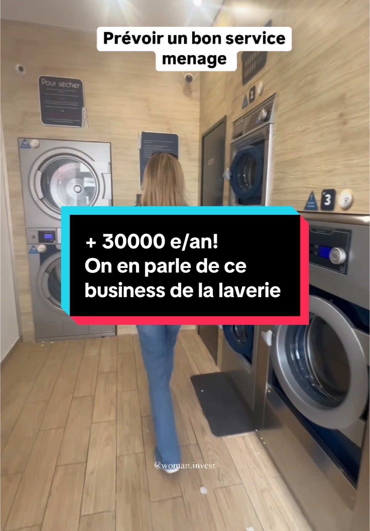 Découvre la laverie automatique ! 🧺 Avec un service de ménage qui passe 3 fois par semaine, tu garantis une propreté impeccable. Et n’oublie pas, il est essentiel de nettoyer régulièrement les filtres des sèche-linge ! Sinon, ils se mettent en sécurité et ne fonctionneront plus. 😱 Automatise l’ouverture et la fermeture de ta laverie : il est hors de question de te déplacer à chaque fois ! 🚀 En prime, propose des produits supplémentaires via un distributeur pour fidéliser tes clients et faire grimper ton chiffre d’affaires ! 💰 Alors, prêt à te lancer dans cette aventure ? Quelles sont tes expériences avec des business passifs ? Partage-les dans les commentaires ! 👇✨ #LaverieAutomatique #fyp #femmeentrepreneur #laverie #laverieautomatique #laundrytok #laundry #business #revenupassif 