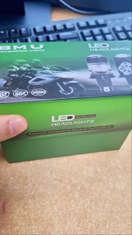 BMU Đèn Pha led V50 bi cầu mini công suất 60W - Kính tím, nhiệt màu 5200k, đường cắt cos thẳng, có trợ pha mắt ếch mạnh.