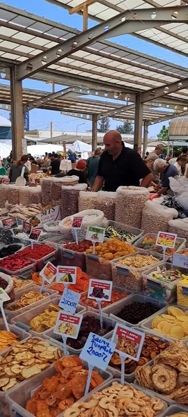 Visiting Kyrenia's colourful Wednesday market in Cyprus  #girne #cyprus #kyrenia #streetmarket 