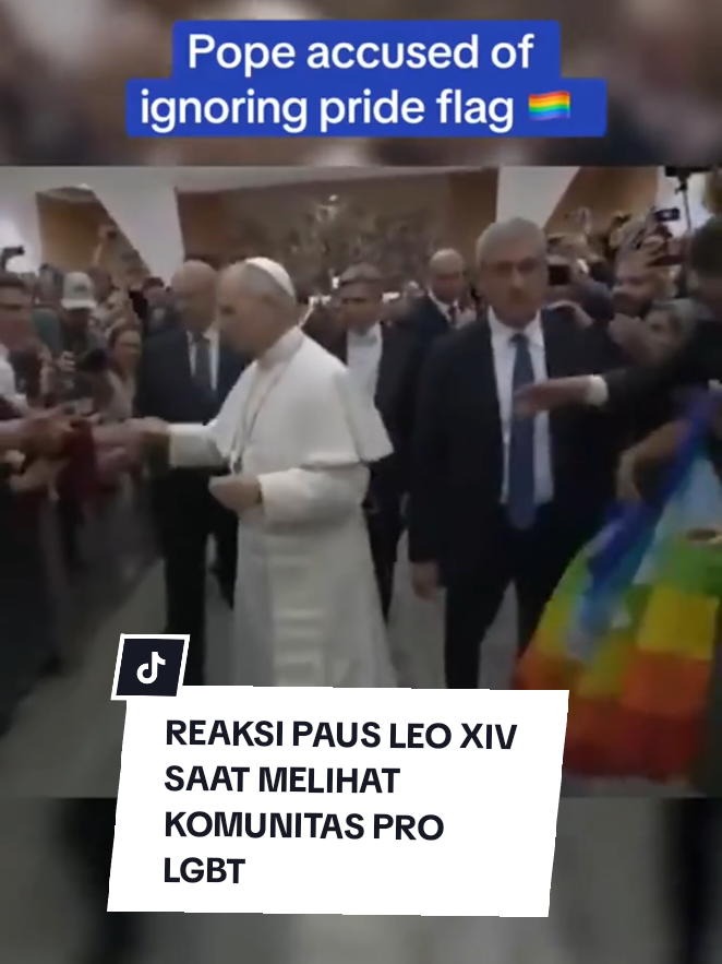 DETIK DETIK POPE LEO XIV MENGHINDARI BANDERA LGBT #brekingnews #terkiniviral #hotnews #viral #beritatiktok #sort #pope 